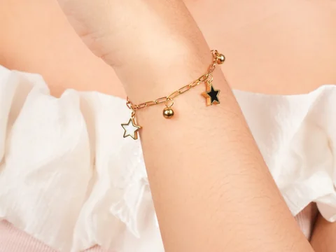 Gelang Ruel pada pergelangan tangan