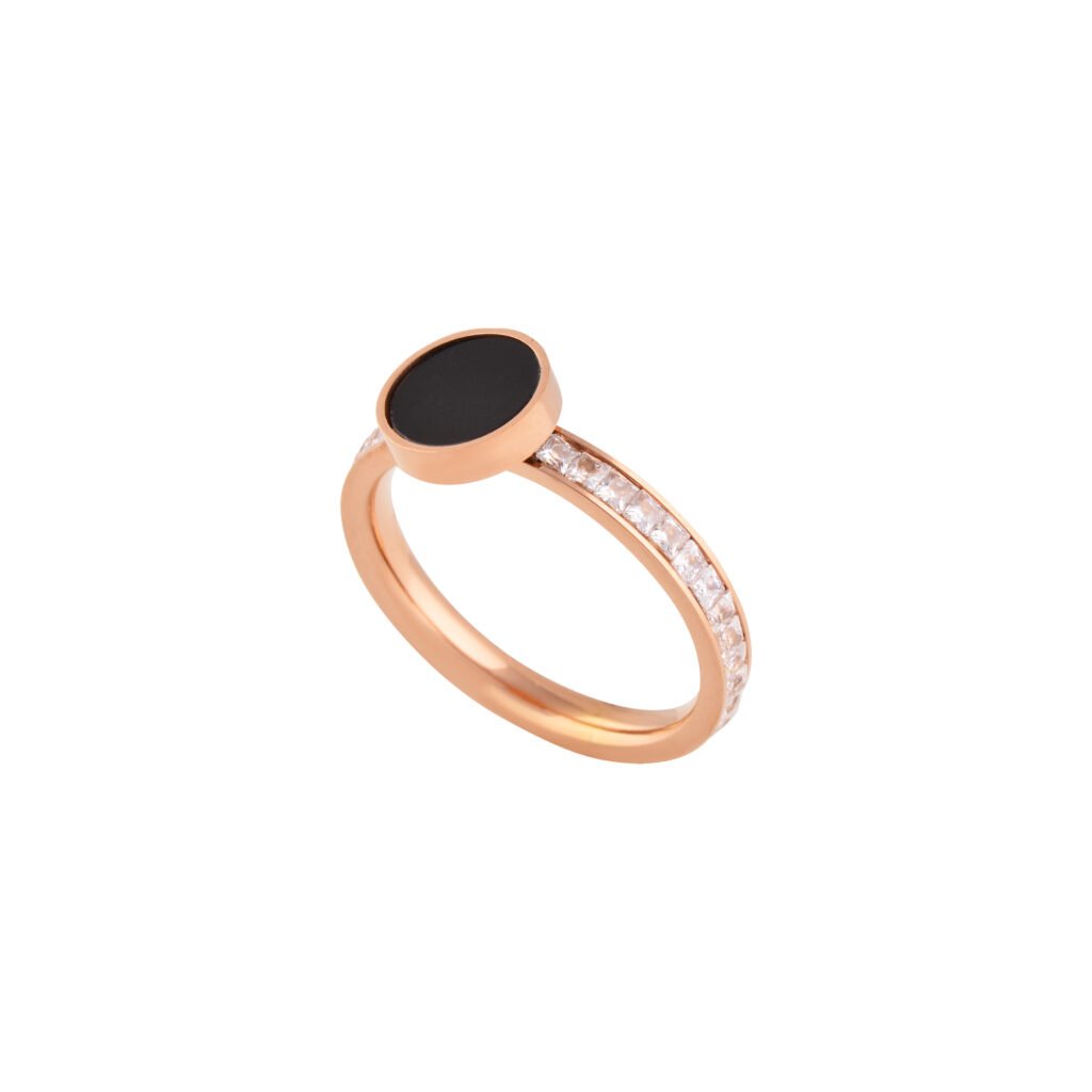 Cincin Jaela Rose Gold dengan hiasan bulat hitam