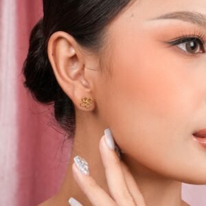 Panlandwoo - Anting Tusuk Titanium Wanita Heart Infinity - Gambar 2