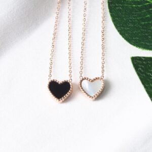 Panlandwoo - Kalung Titanium Wanita Black & White Heart Adjustable - Gambar 3