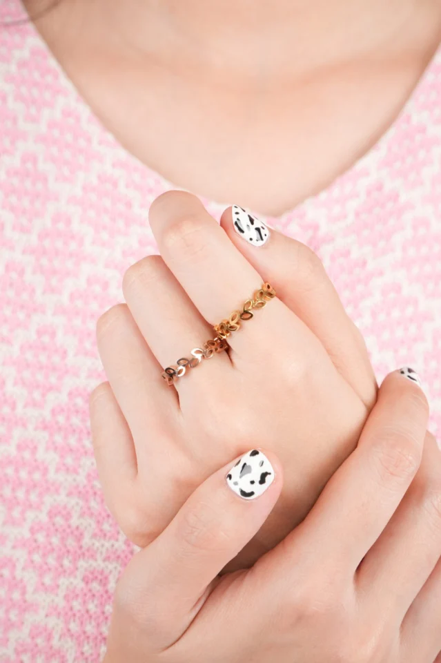 Cincin Glenna saat dikenakan pada jari